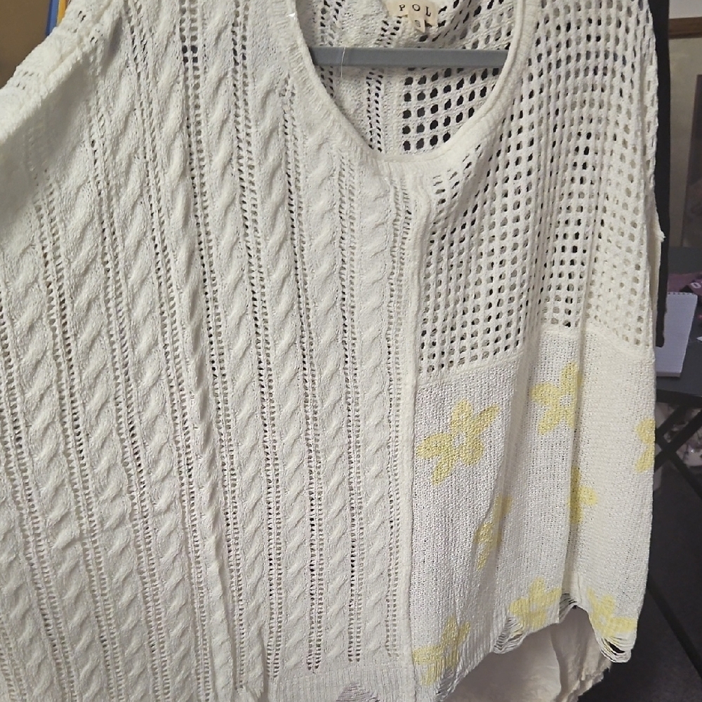 POL Women's Cream and Yellow Floral Sweater - Picture 3 of 8